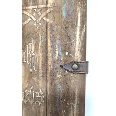 madera-decorada-portada-libro-vintage