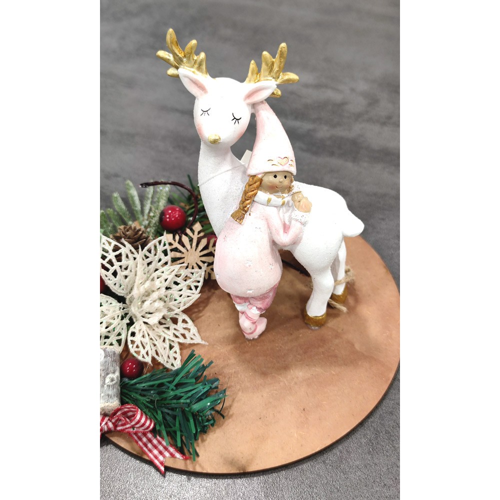 decoración-navidad-reno-y-niña-2