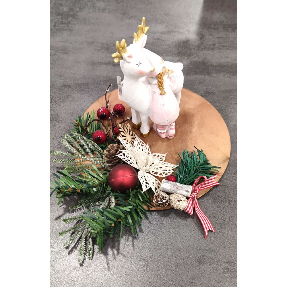 decoración-navidad-reno-y-niña-4
