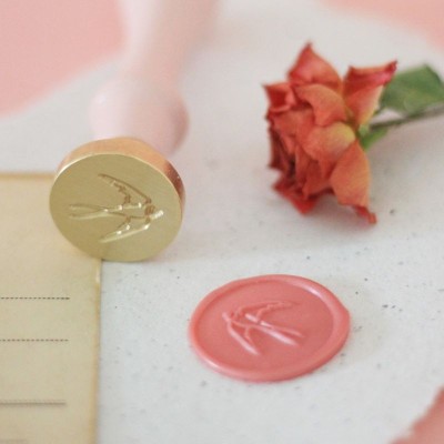 sello-lacre-little-hannah-golondrina-mintopia