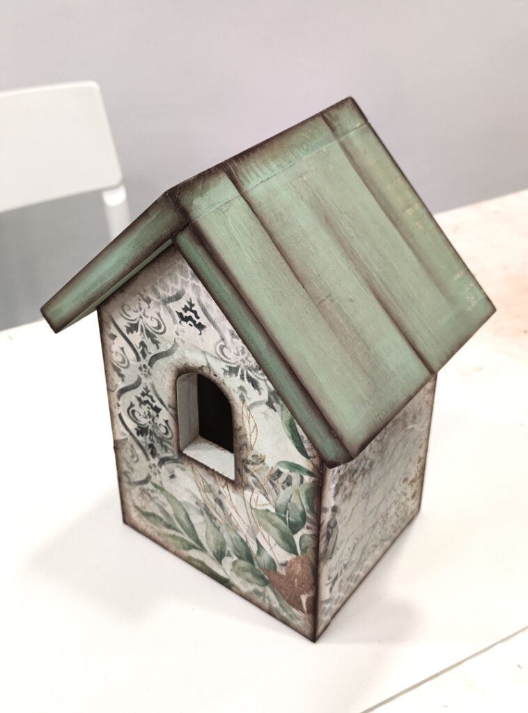 Contornos casita flotado con pintura chocolate negro