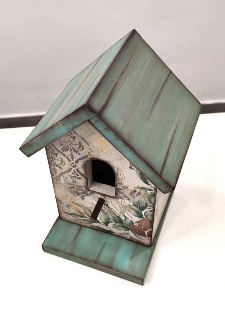 Detalle flotado en techo y suelo