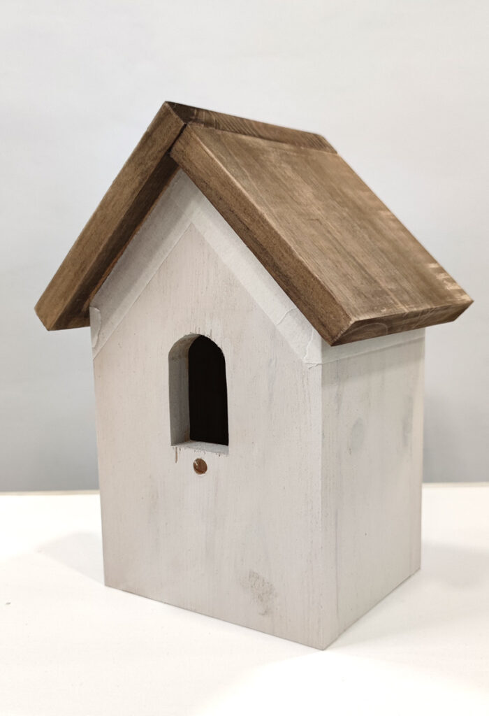 Pintamos casita con pintura a la tiza Kaolin Dayka