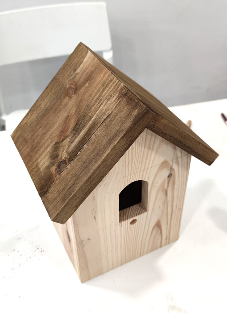 Tinte roble francés Dayka en techo y suelo